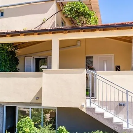 Апартаменты With Parking Space Buici, - 24565 *