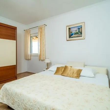 With Parking Space Buici, - 24565 * Дубровник