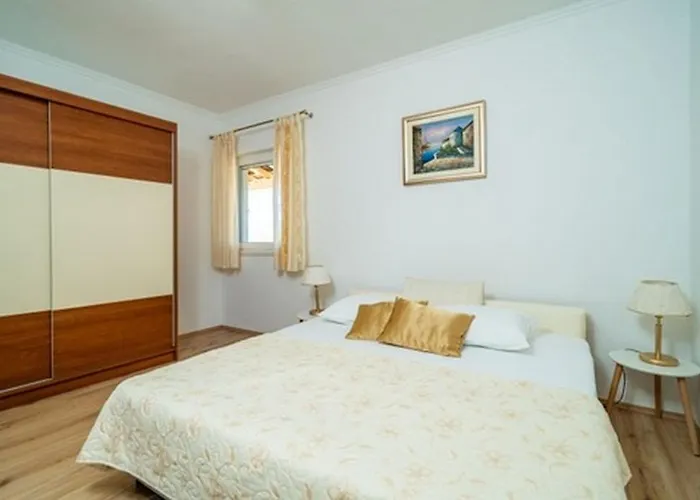 With Parking Space Buici, - 24565 * 두브로브니크